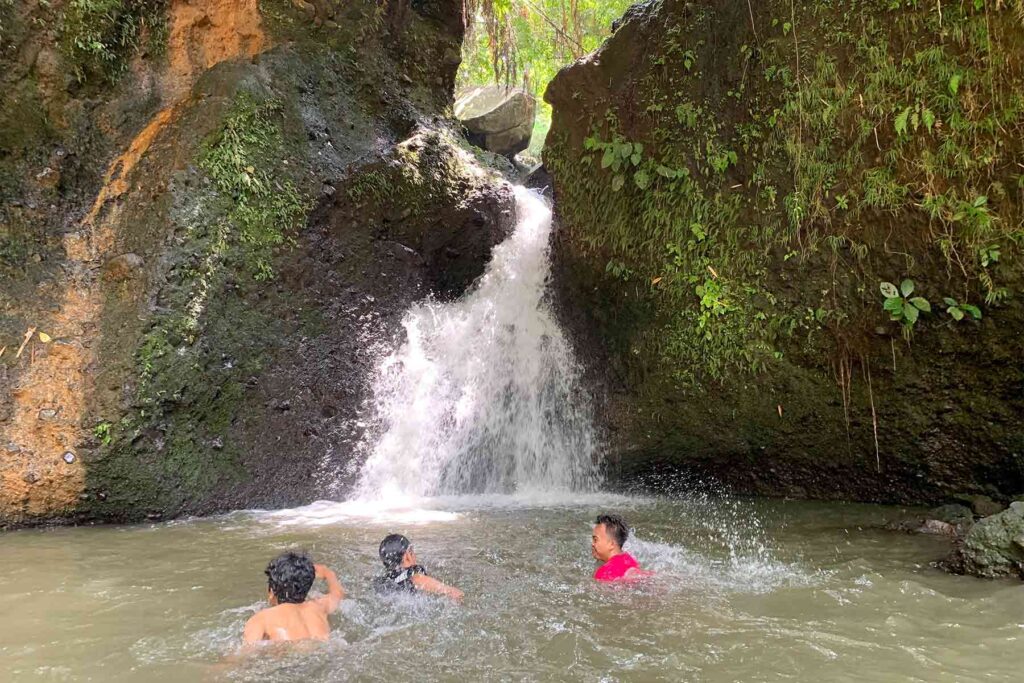 Air Terjun Durian Indah Surga Tersembunyi Di Lombok Timur NTBSatu