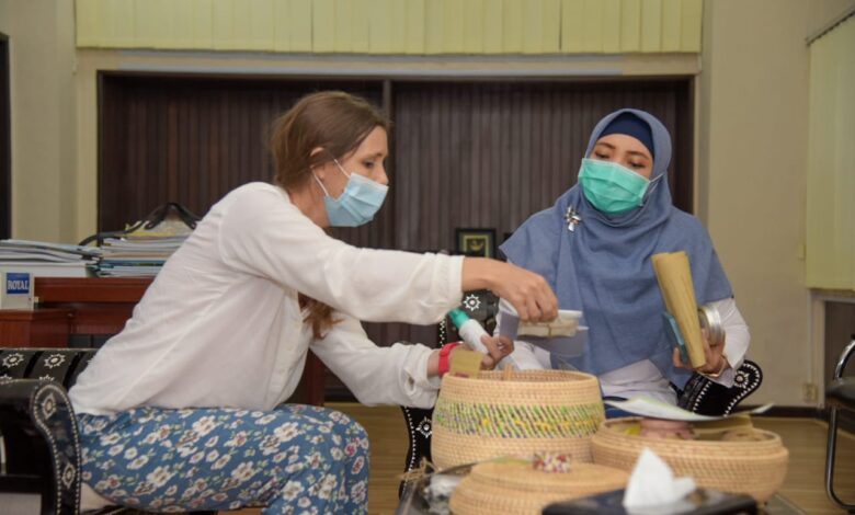 Wakil Gubernur NTB, Hj. Sitti Rohmi Djalilah saat audiensi dengan Lombok Eco Flea Market / Bambook Studio di Ruangan Wagub, Rabu, 30 Desember 2020. (Humas NTB)
