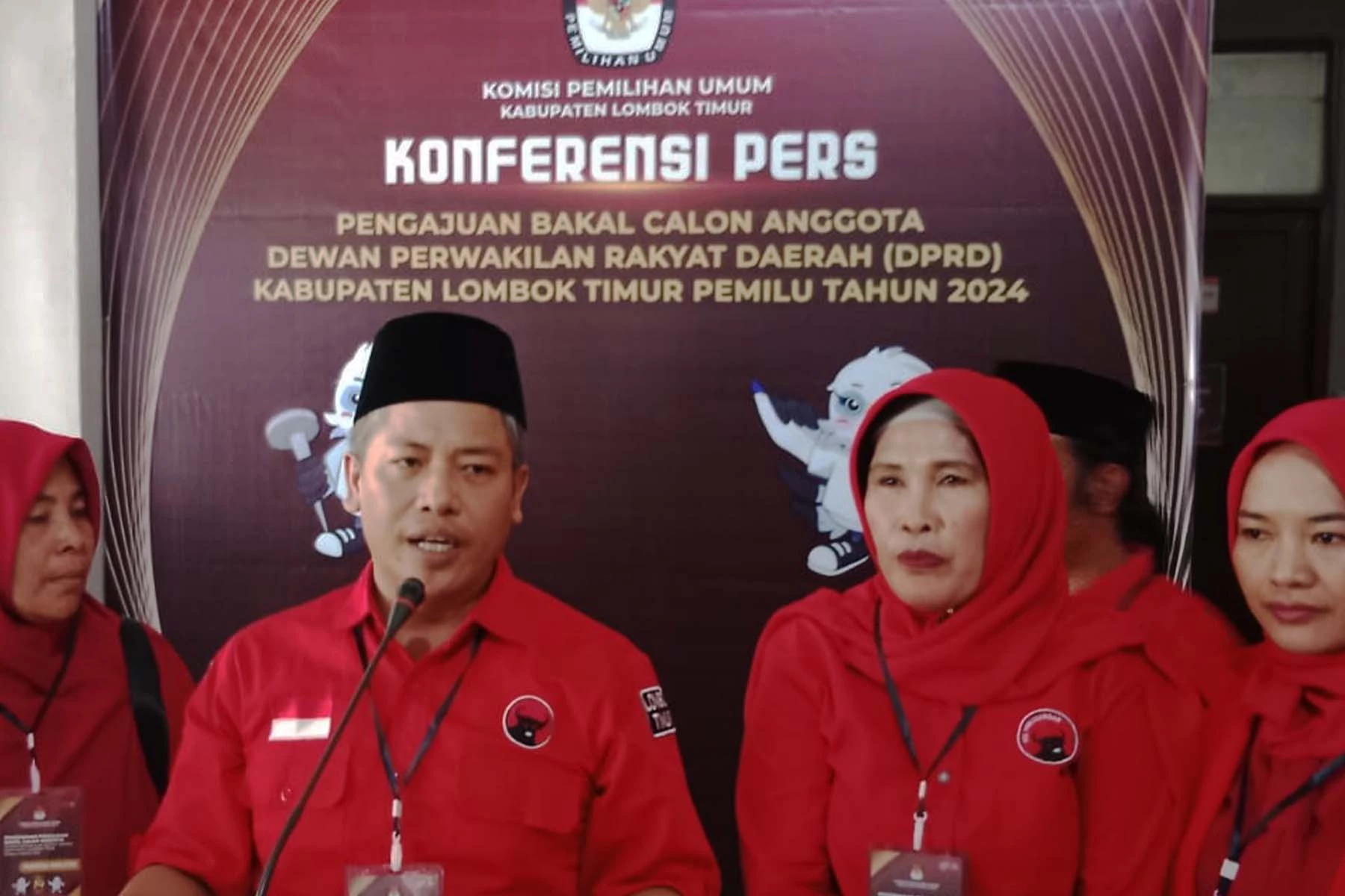 Dpc Pdip Lombok Timur Resmi Daftarkan Bacaleg Ke Kpu Ntbsatu 3030