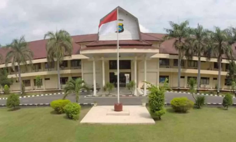 Gedung Polda NTB Usut Penyebab Kematian Rizkil Watoni Eks Anggota Polisi Kabur dari Tahanan