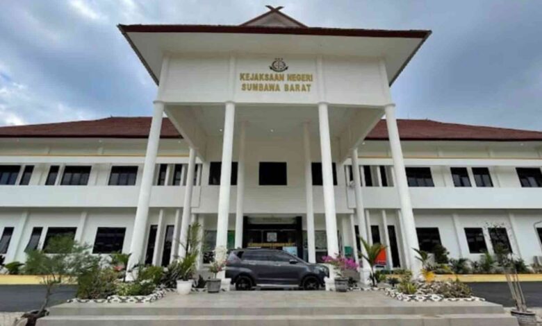 Kejari Sumbawa Barat Usut Kasus Chromebook Dinas Dikbud