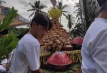 Perayaan Lebaran Topat di Lombok Barat