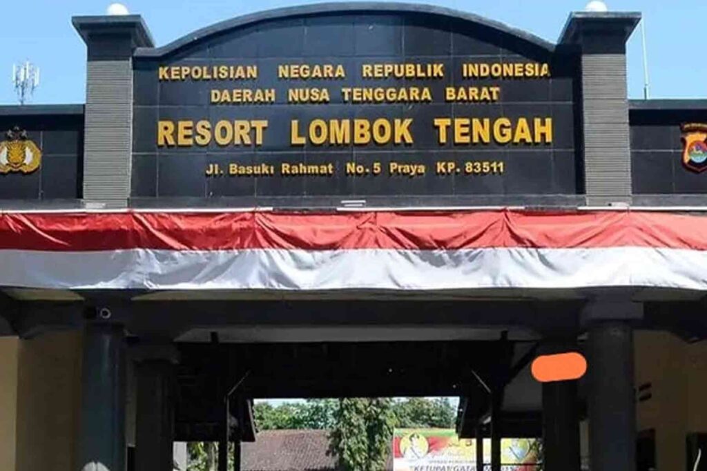 Polisi buru dua tahanan kabur
