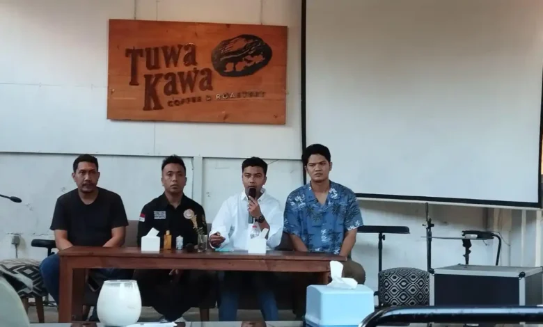 Konferensi pers pihak CV Tiga Diva, EO Acara Gerbek Akbar Santri pada Senin, 15 Juli 2024. Foto: Zulhaq Armansyah