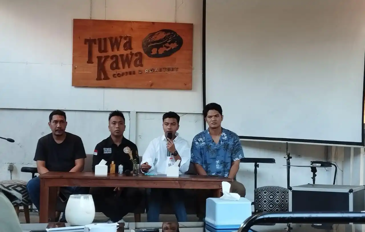 Konferensi pers pihak CV Tiga Diva, EO Acara Gerbek Akbar Santri pada Senin, 15 Juli 2024. Foto: Zulhaq Armansyah
