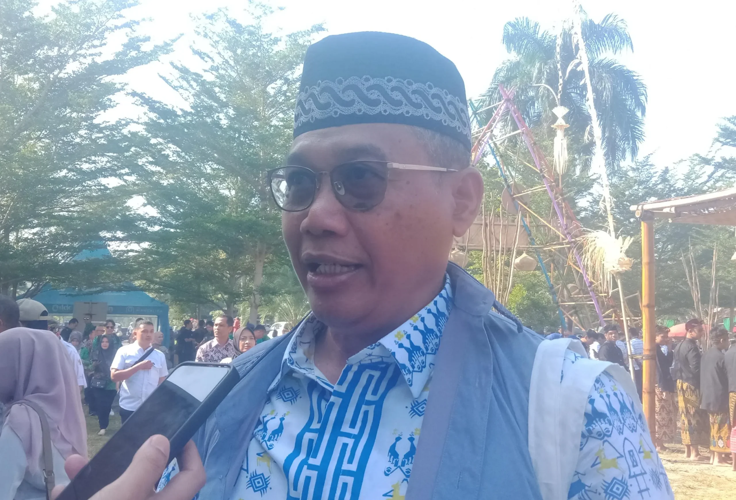 Taufieq Hidayat saat membicarakan Lahan Sawah Baru di NTB 15/7)