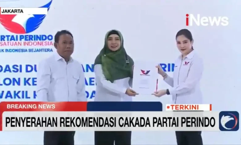 Penyerahan Surat Rekomendasi ke Rohmi-Firin untuk Pemilihan Gubernur NTB. Foto: Istimewa