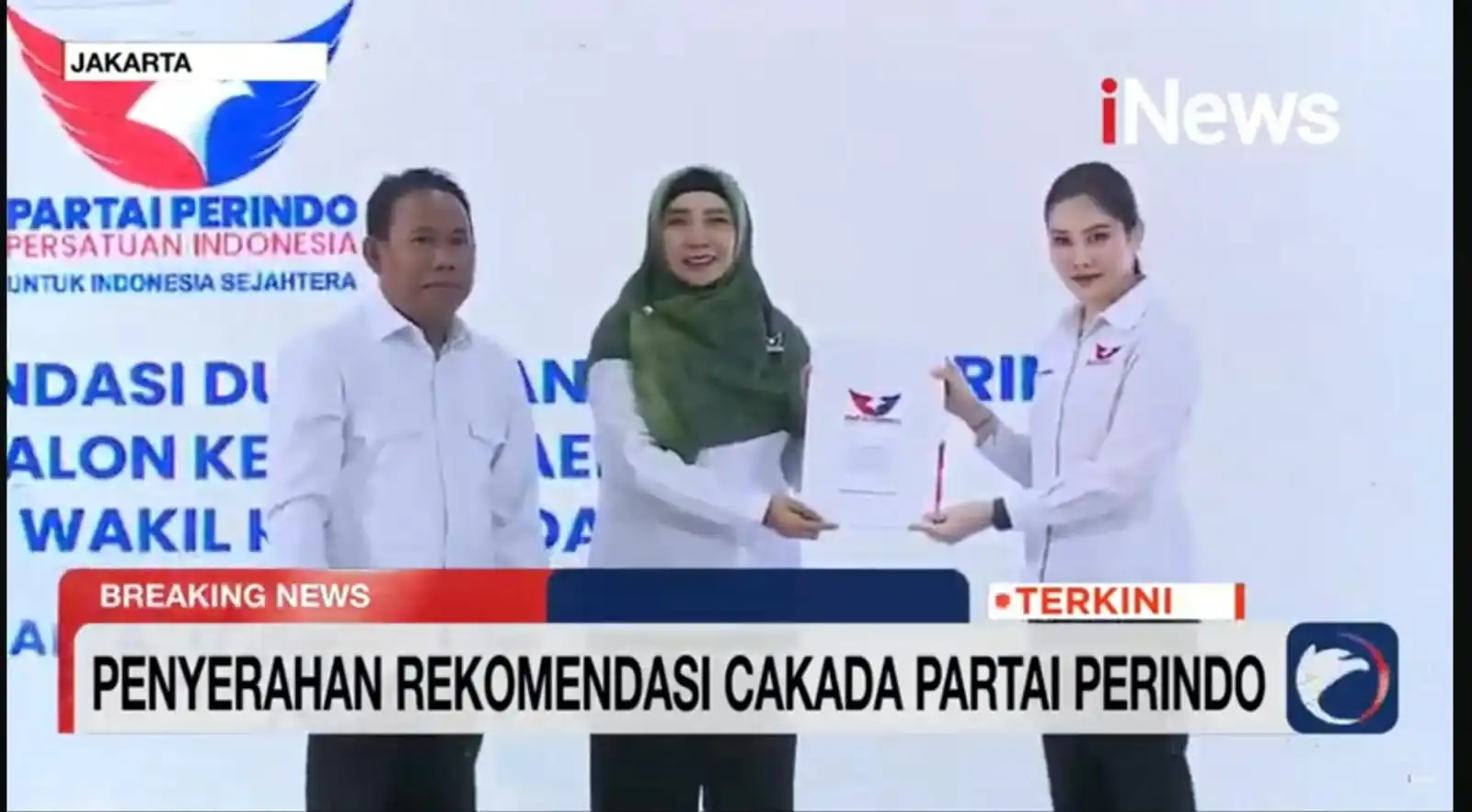 Penyerahan Surat Rekomendasi ke Rohmi-Firin untuk Pemilihan Gubernur NTB. Foto: Istimewa