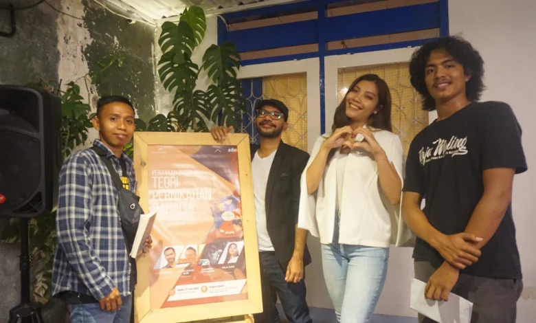 Perayaan buku teori pernikahan bahagia