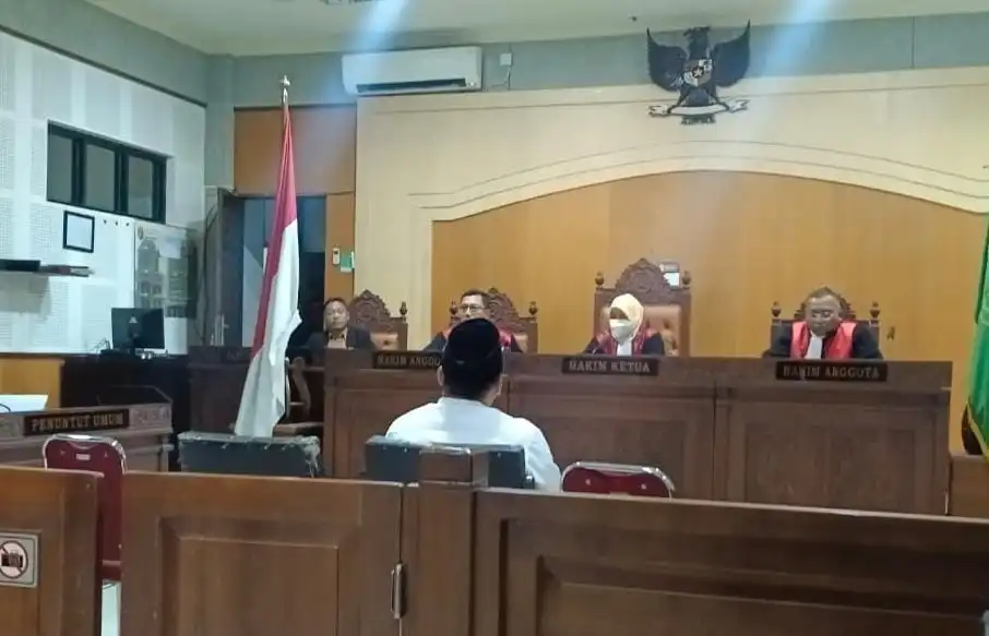 Korupsi Pasir Besi