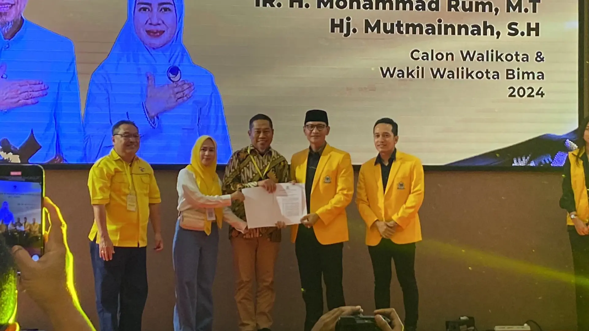 Aji Rum-Umi Innah terima SK B1KWK Partai Golkar