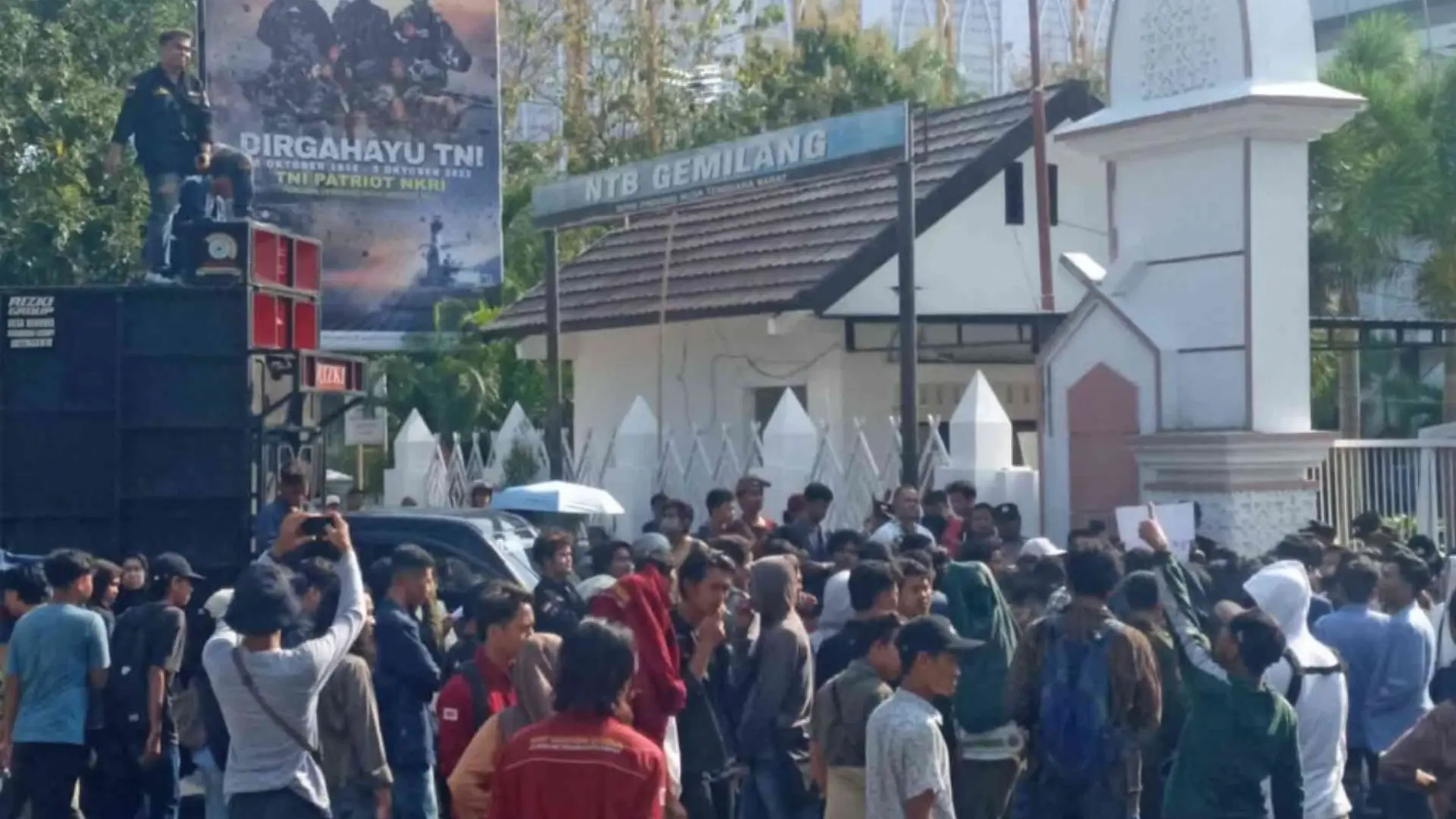aksi mahasiswa revisi UU Pilkada
