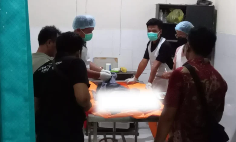 Jenazah Ditemuka di Gerbang Pura Meru