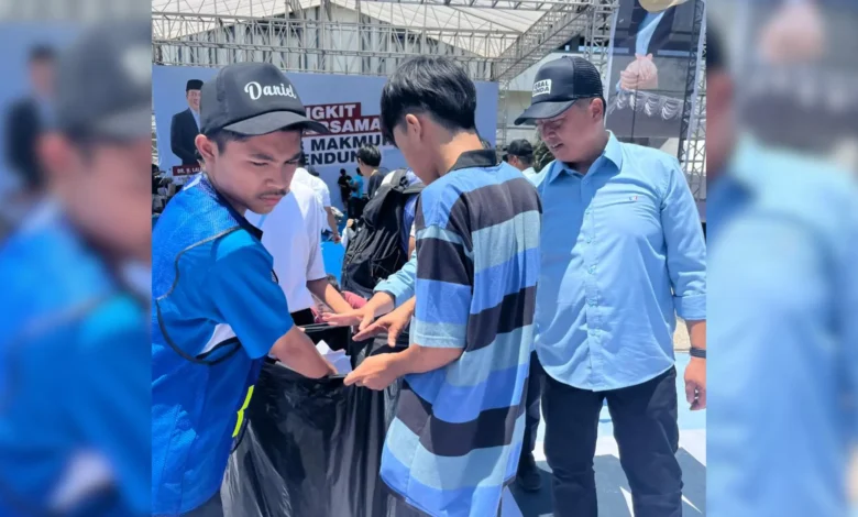 sampah berserakan saat Deklarasi Iqbal-Dinda