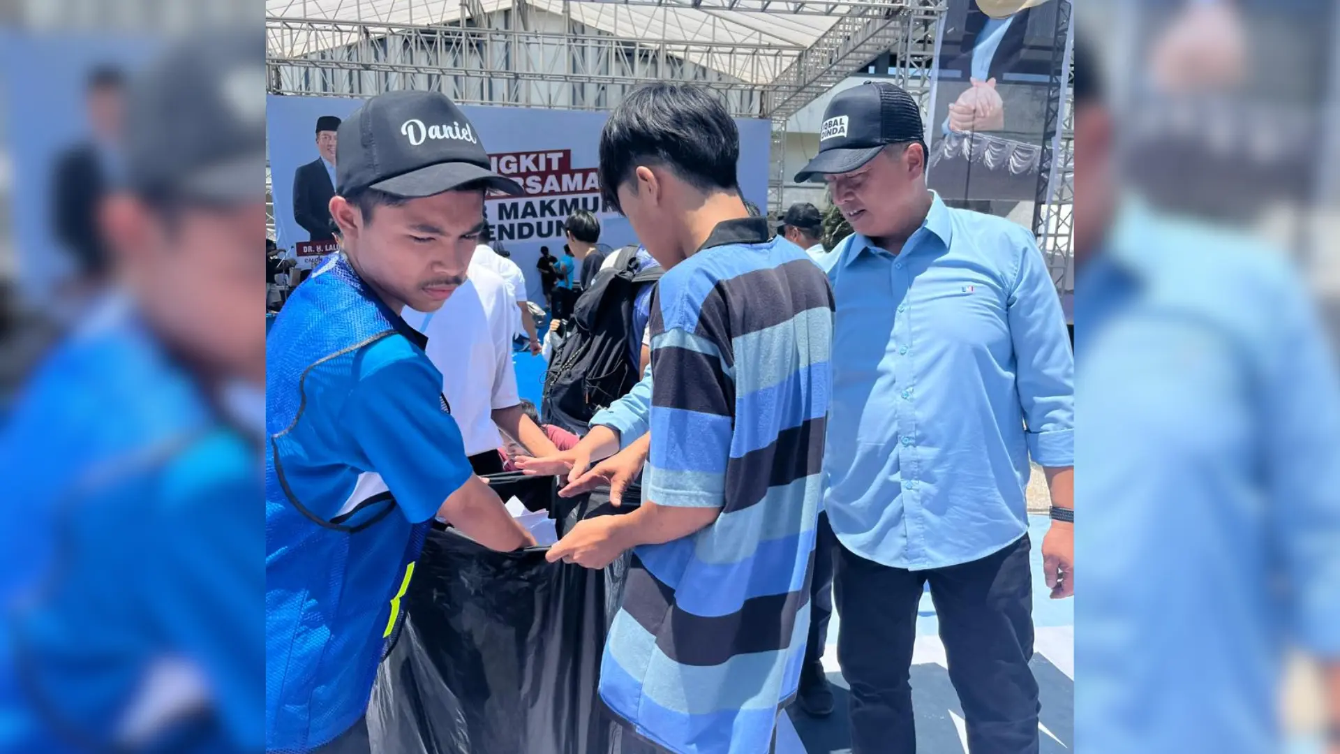 sampah berserakan saat Deklarasi Iqbal-Dinda