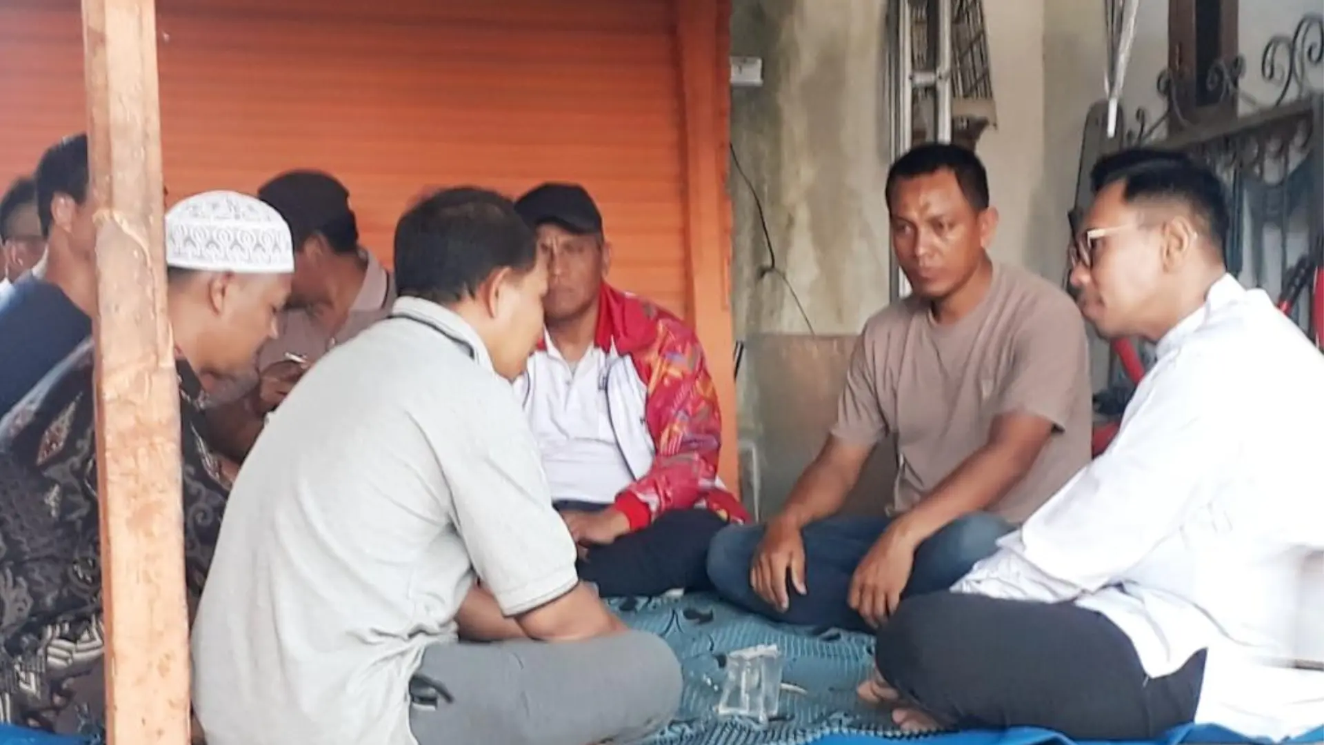 Perajin Gerabah Banyumulek Dukung Farin-Khairatun