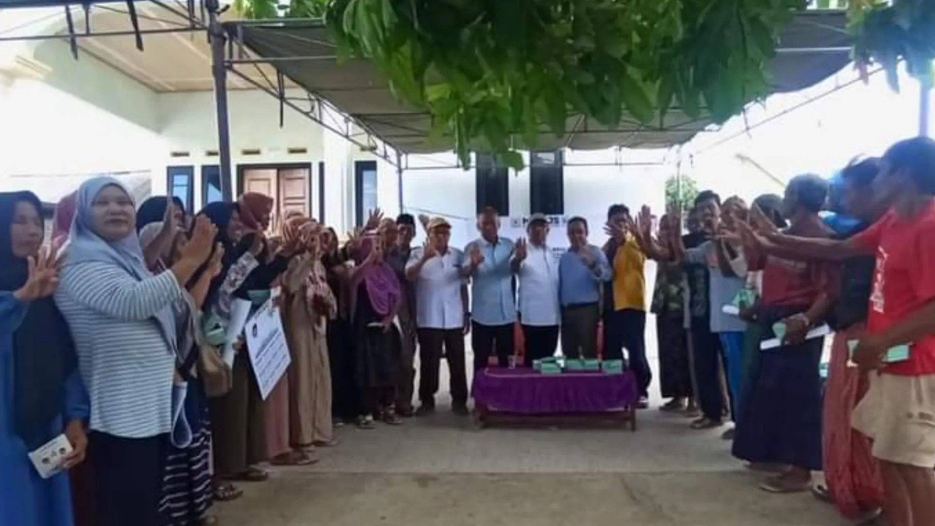 Masyarakat Lape dan Lopok