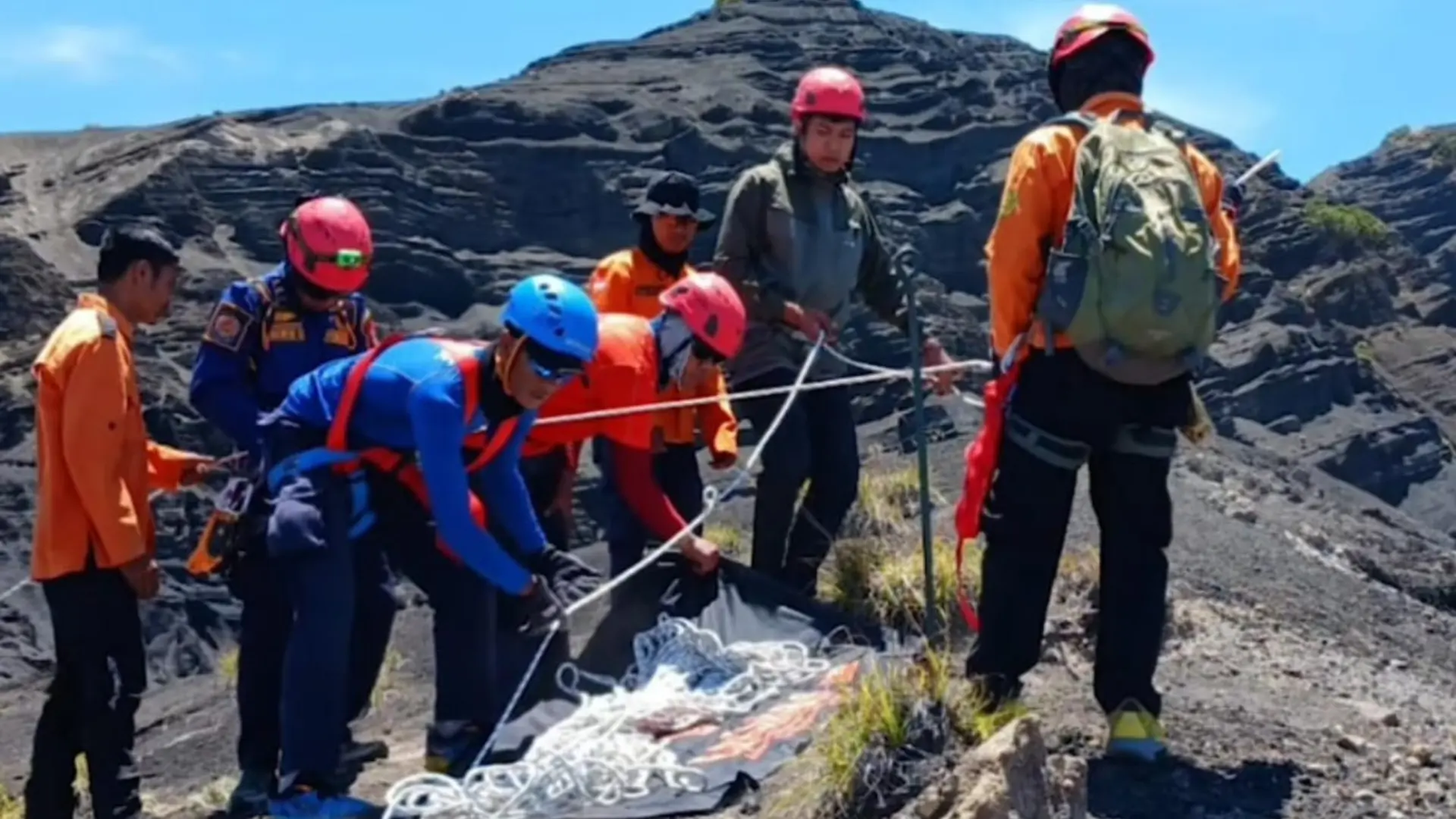Pencarian Pendaki asal Jakarta di Gunung Rinjani