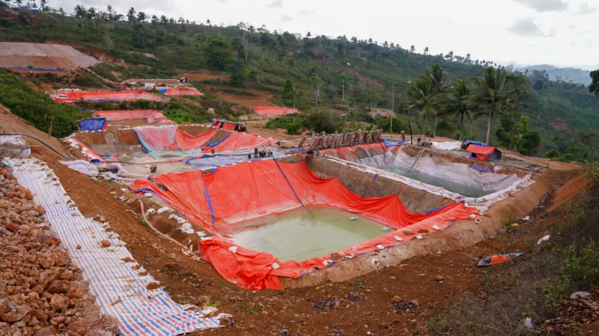 Lokasi lahan pertambangan wilayah Sekotong Lombok Barat yang mempekerjakan WN China