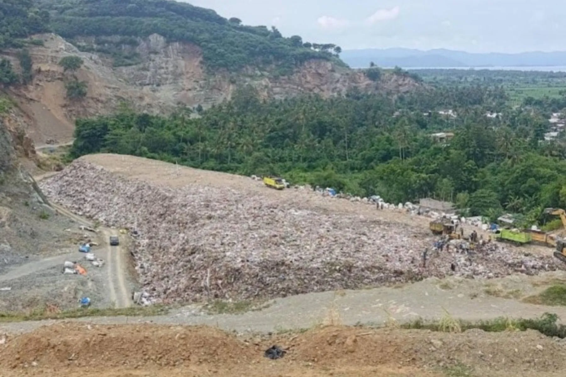 Suasana TPA Kebun Kongok. Foto: Google Maps/Azza Habibullah