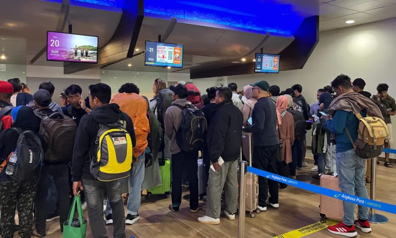 Antrean Penumpang Bandara Lombok