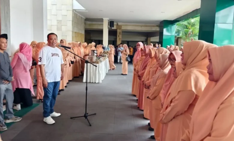 Kakanwil Kemenag NTB Buka Bazar DWP