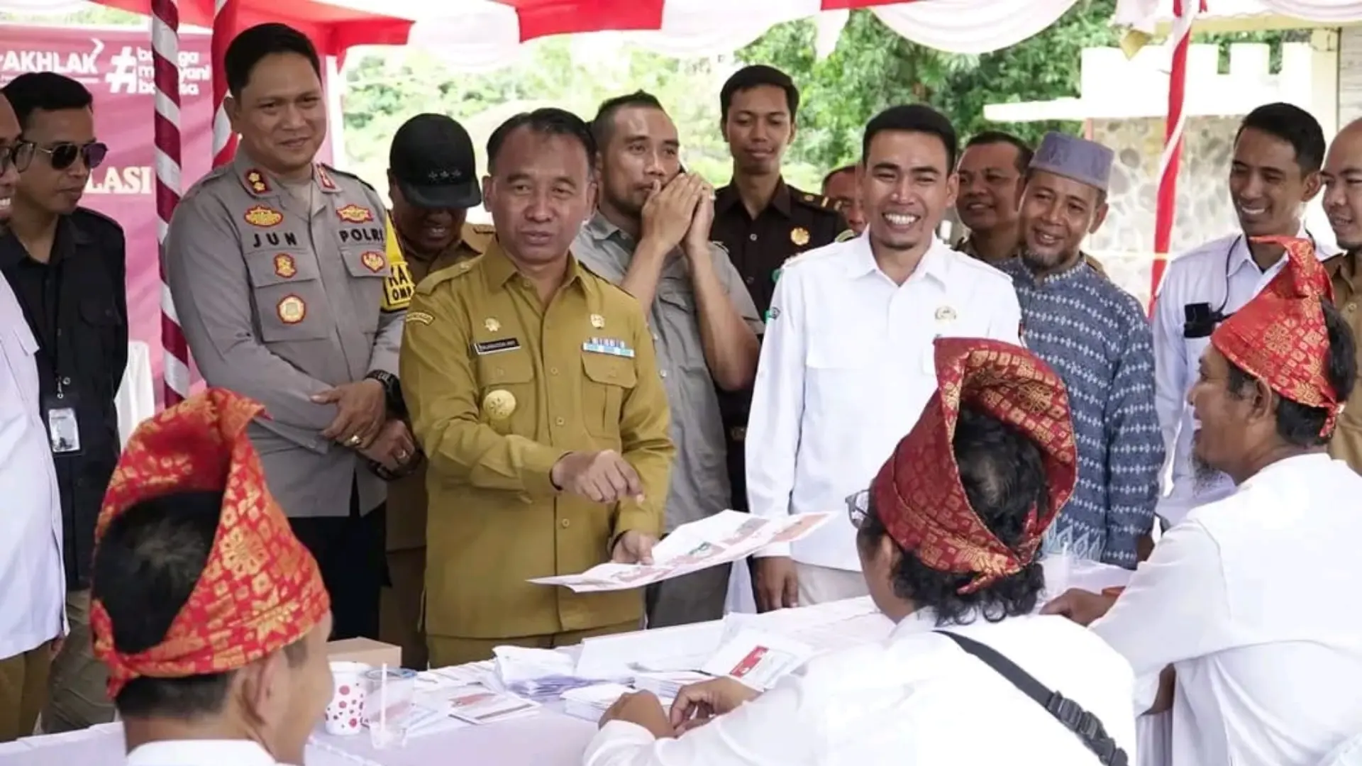 Doktor Najam saat menjabat Pjs Bupati Sumbawa