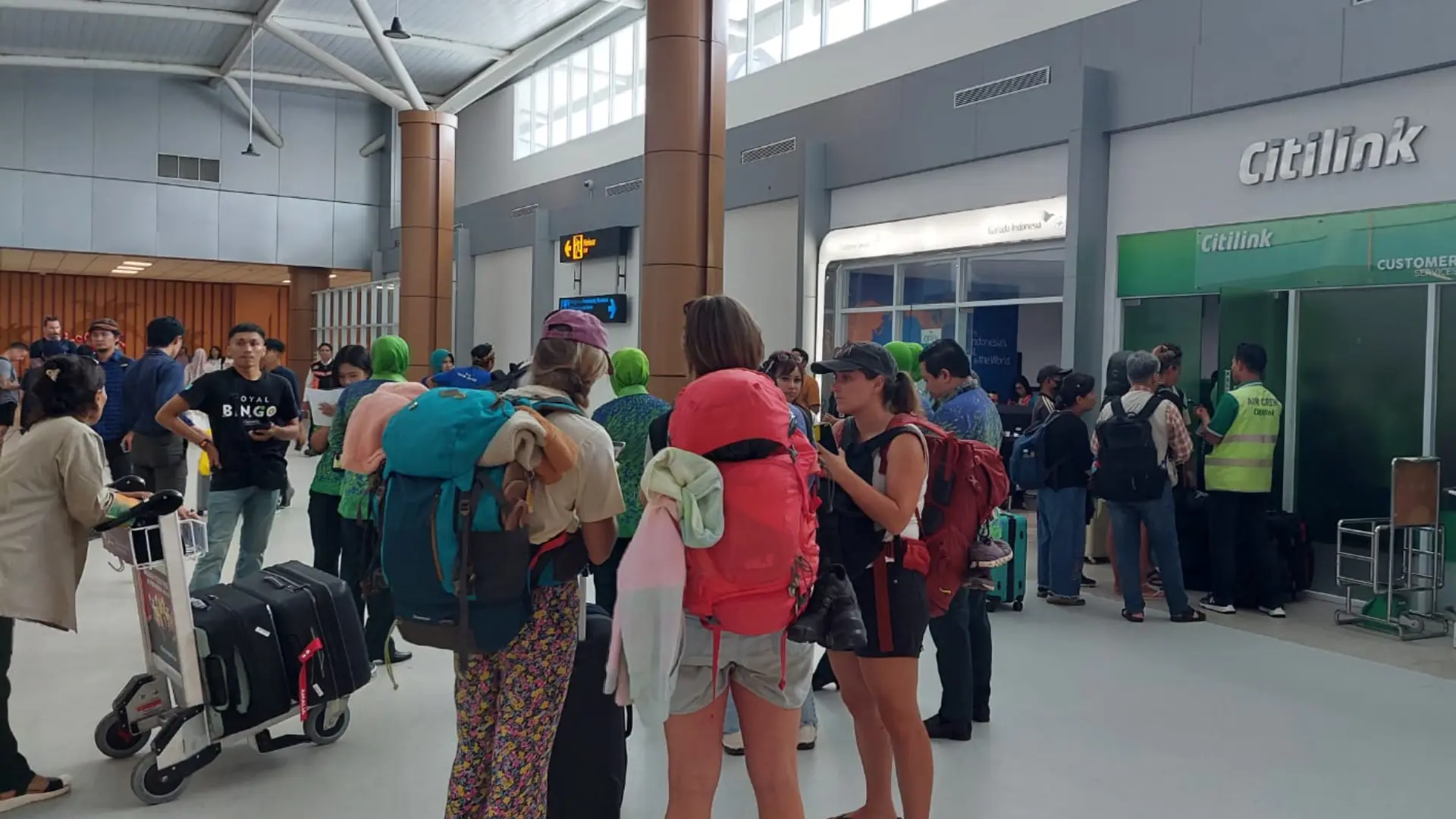 Penumpang Bandara Lombok Batal Terbang