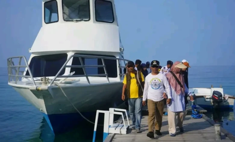Pj Bupati Sumbawa ke Pulau Moyo