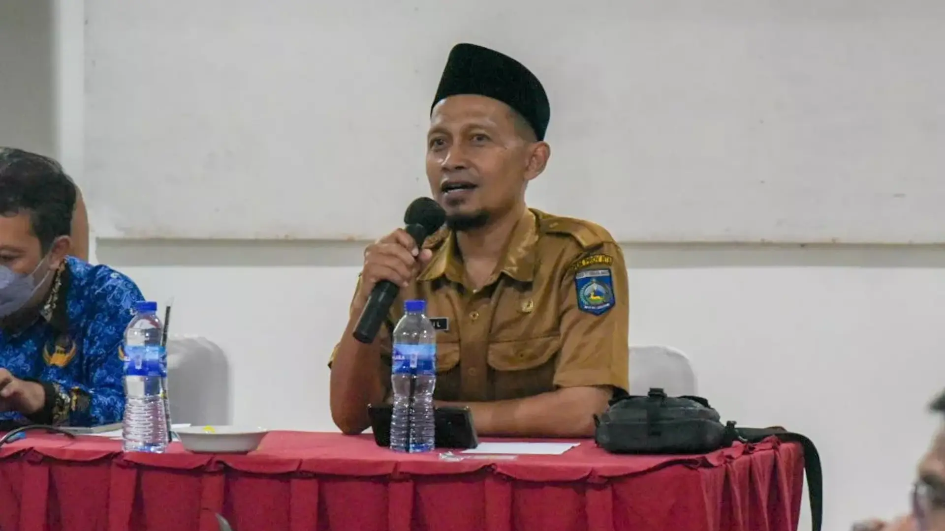 Plh Kadis Kominfotik Beri Literasi Digital Bagi Aparatur Desa di NTB
