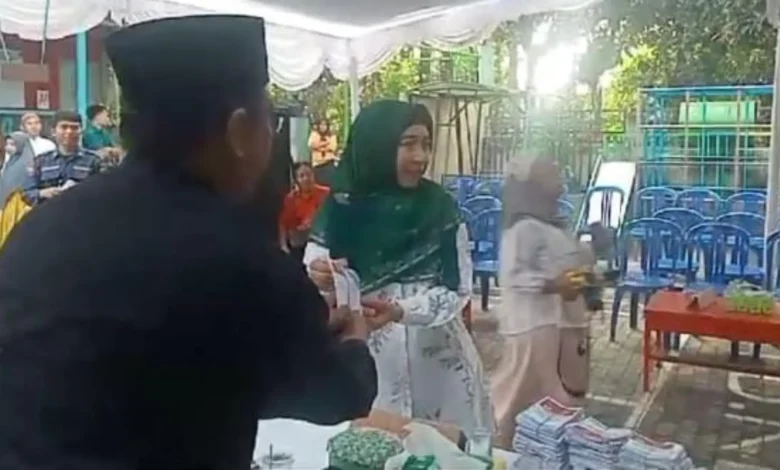 Rohmi Nyoblos