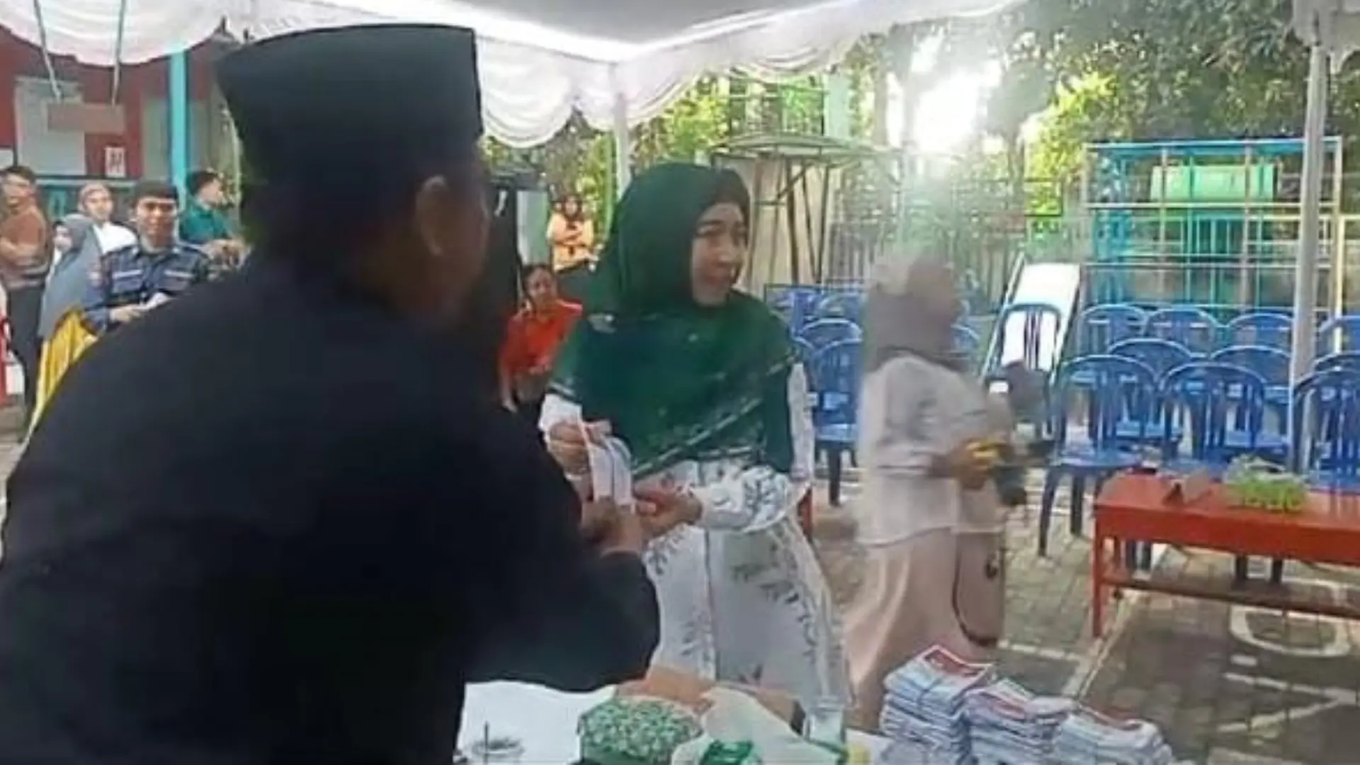 Rohmi Nyoblos