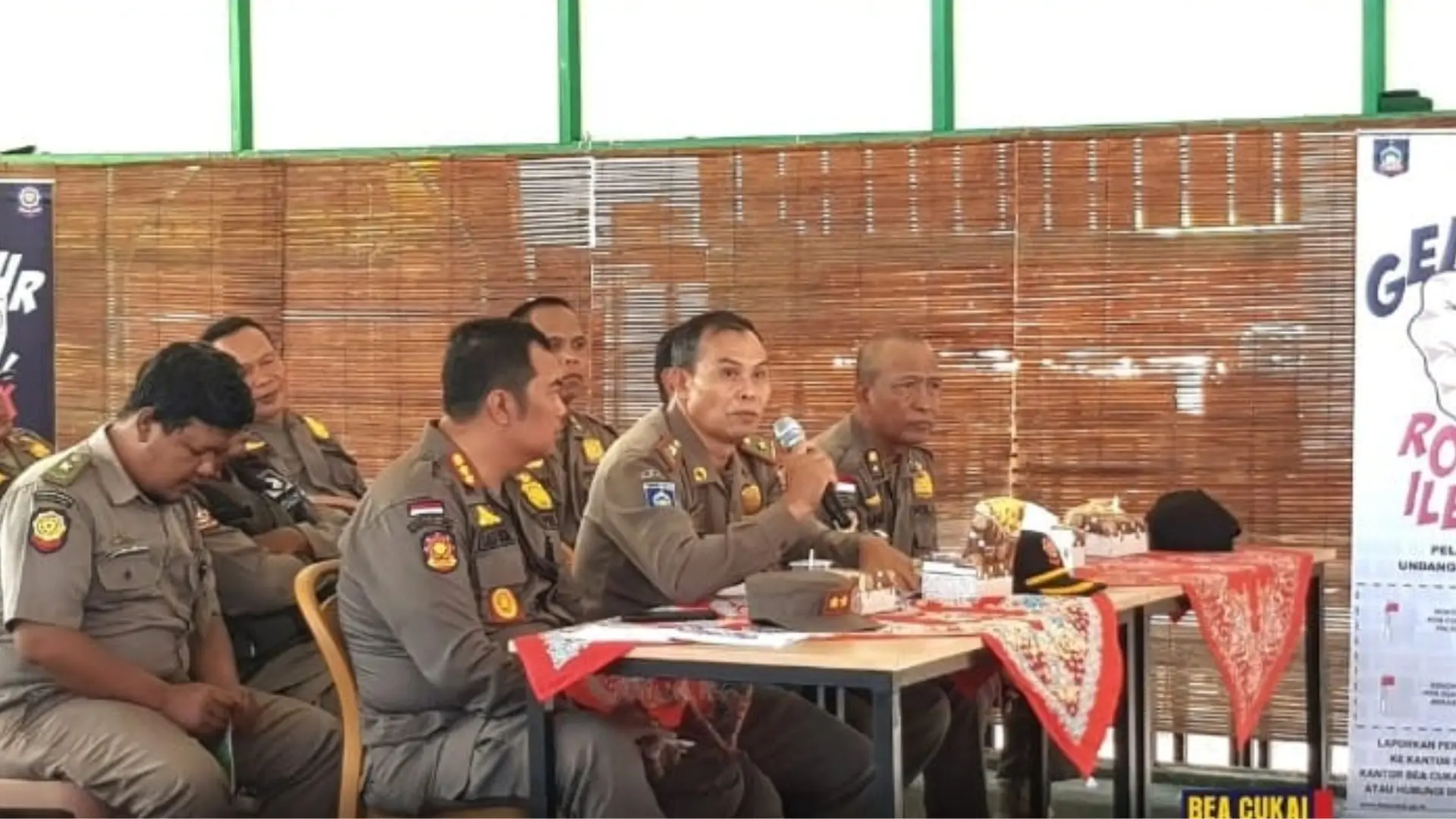 Sosialisasi Gempur Rokok Ilegal Satpol PP Lombok Tengah