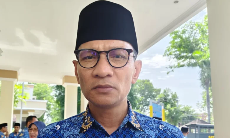 Wali Kota Mataram Mohan Roliskana
