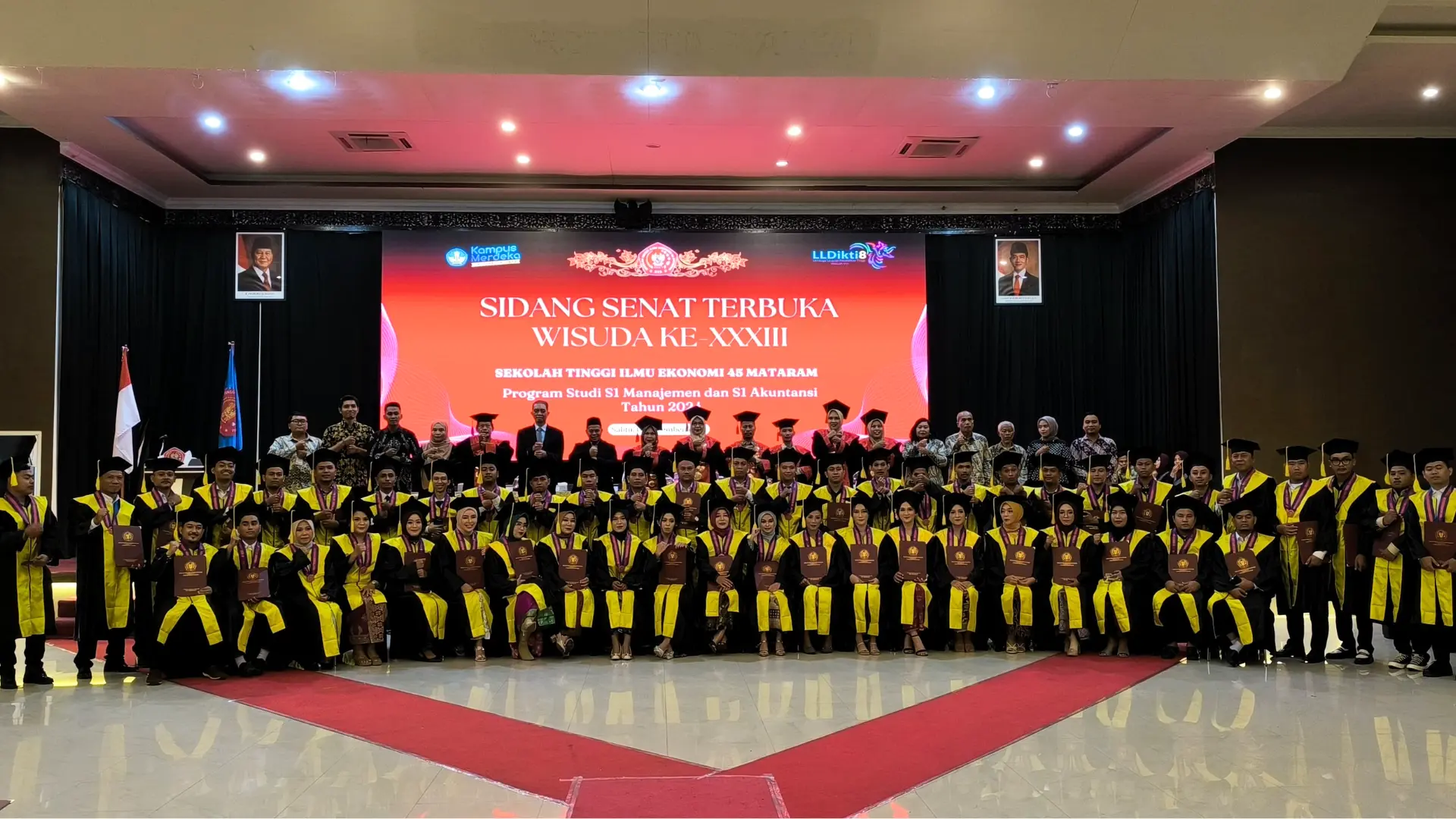 Wisuda STIE 45 Mataram