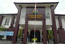 Gedung Kejari Lombok Timur 10 Proyek Embung Jerowaru Diduga Bermasalah Dugaan Korupsi Pengadaan Buku Dikbud Lotim PKH