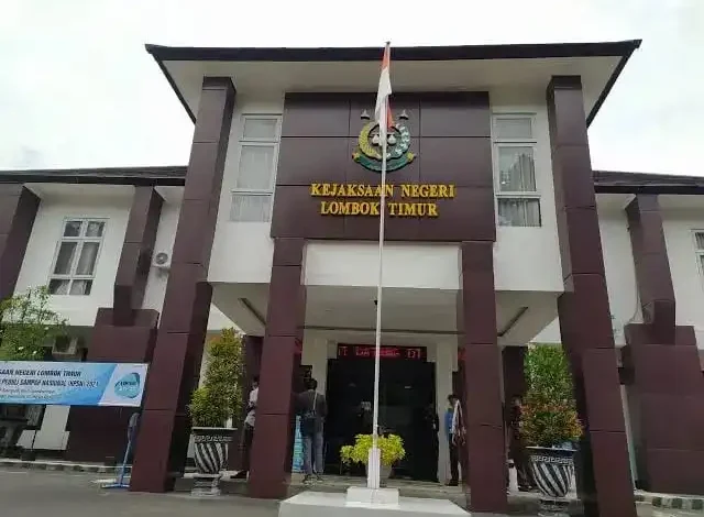 Gedung Kejari Lombok Timur 10 Proyek Embung Jerowaru Diduga Bermasalah