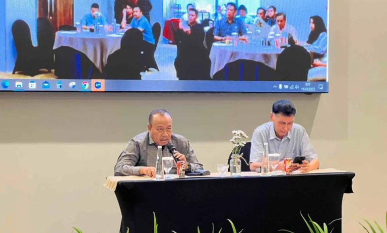 Drs. H. Lalu Gita Ariadi, M.Si, dan Ketua SCI NTB Suryadi