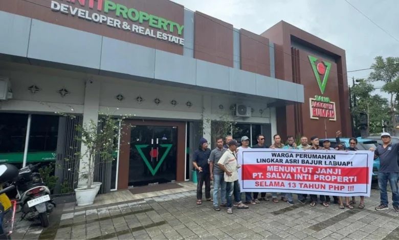 Aksi Warga Perumahan Lingkar Asri