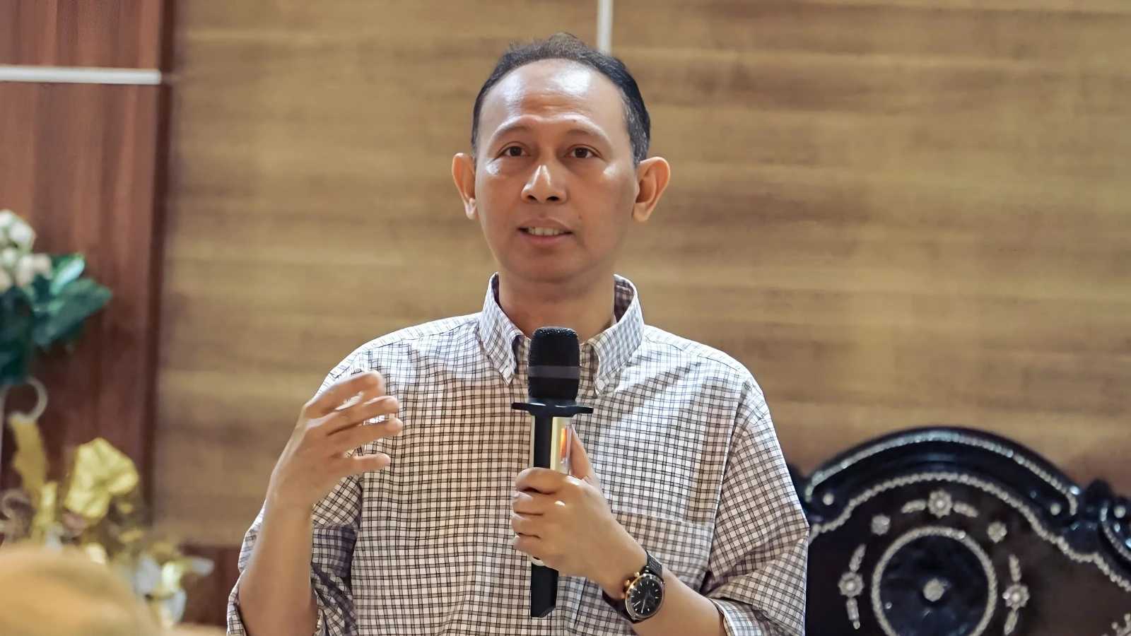 Prof Hamsu