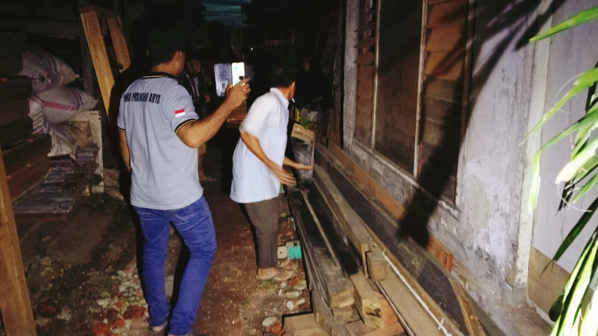 Komplotan Pencuri Kayu di Kota Mataram
