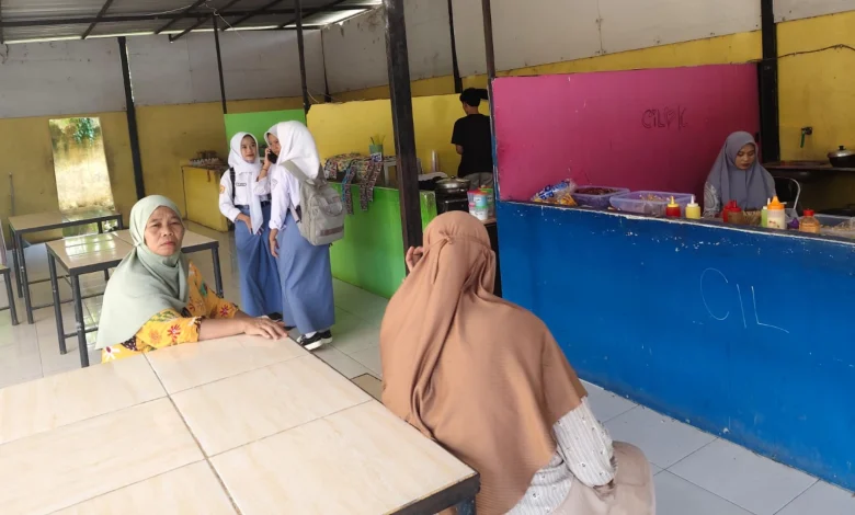 Kantin Sepi Akibat Program Makan Bergizi Gratis
