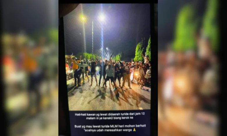 Aktivitas Pemuda Diduga Geng Motor yang Bawa Senjata Tajam