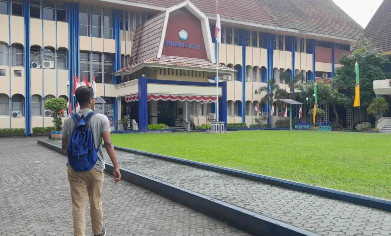 Kantor Dinas Dikbud NTB Jalan Pendidikan Proyek Smart Class Kepala Dinas Dikbud NTB