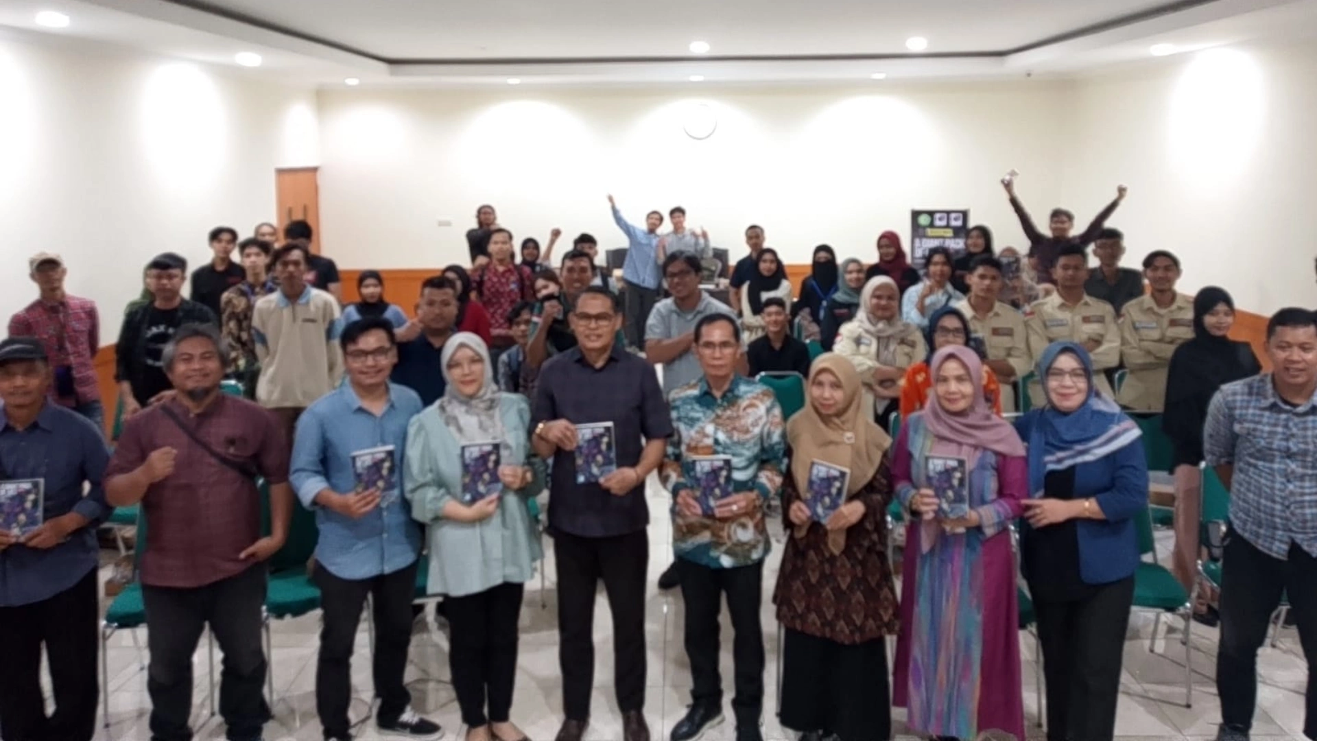 bedah buku A Giant Pack Of Lies