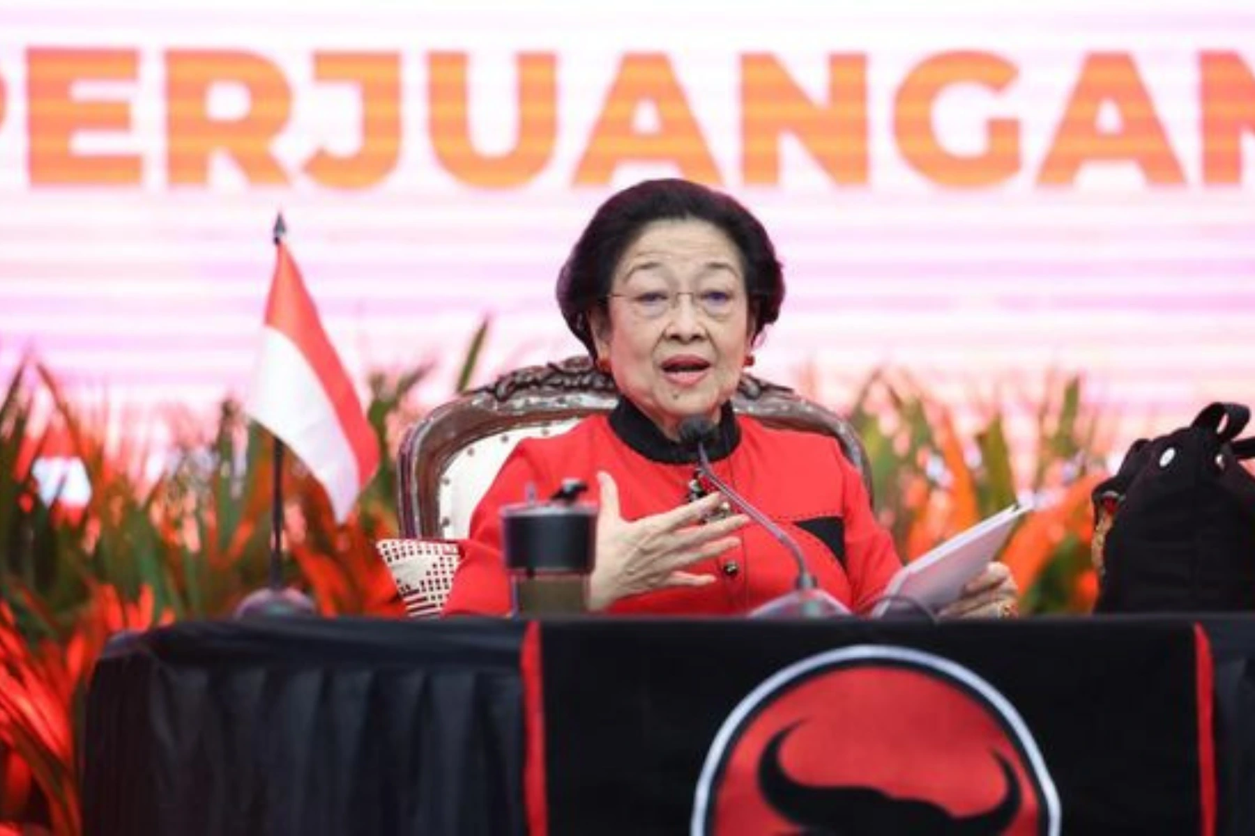 ketua umum pdip melarang retret