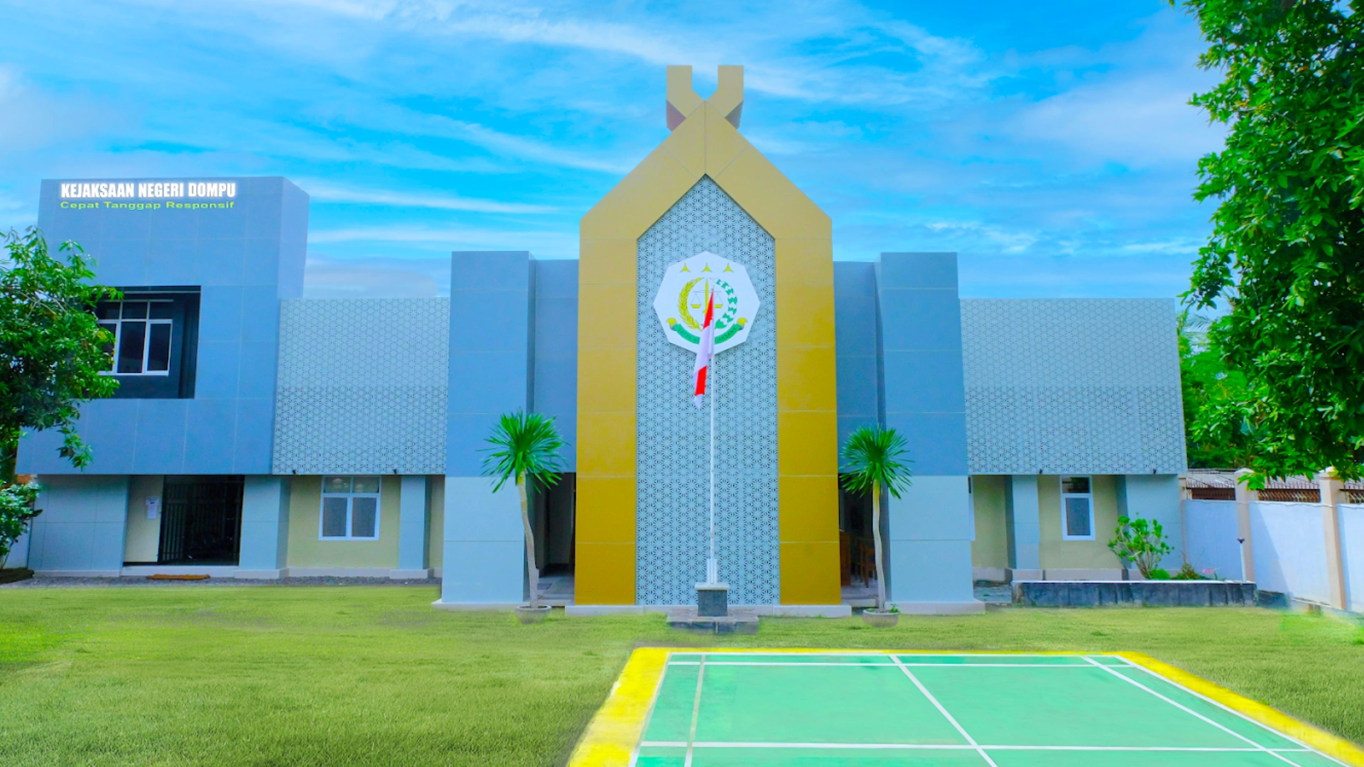 Gedung Kejari Dompu Dugaan Korupsi PKK Dompu