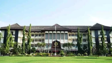 Halaman Depan Rektorat Unram
