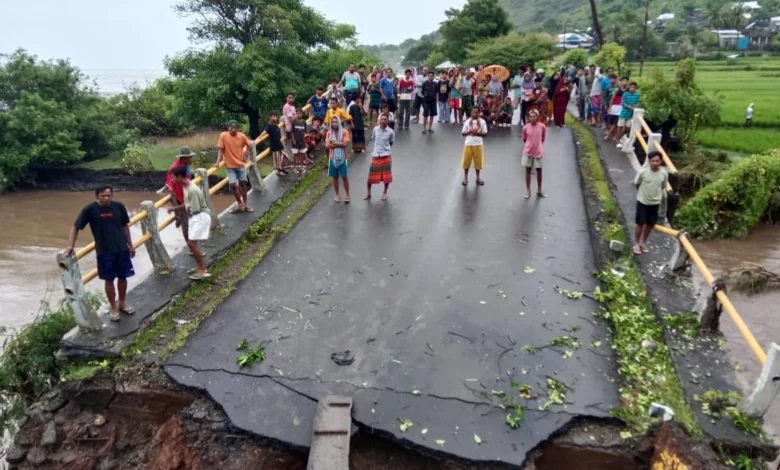 Jembatan Putus Wera Bima