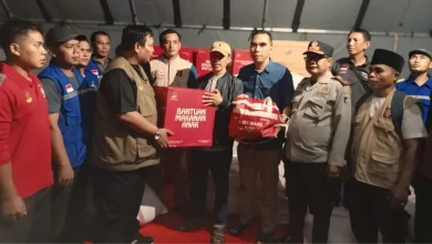 Kemensos Salurkan Bantuan Logistik Banjir Lombok Barat